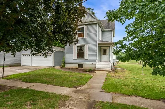 $179,900 | 202 East Chicago Avenue, Davis Junction, IL 61020