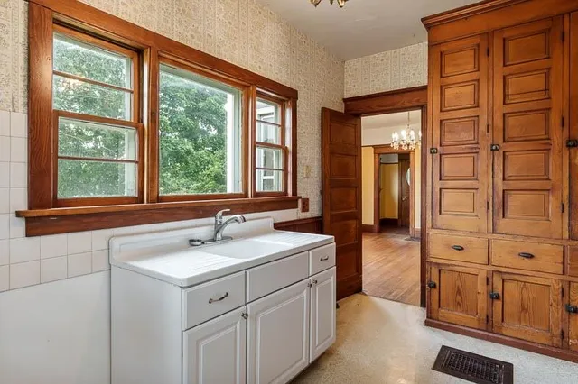 $179,900 | 202 East Chicago Avenue, Davis Junction, IL 61020