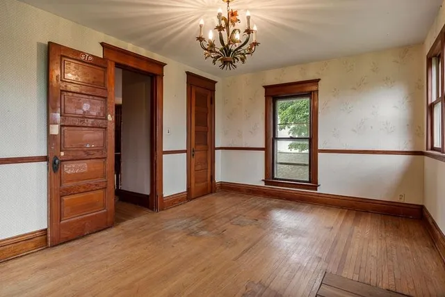 $179,900 | 202 East Chicago Avenue, Davis Junction, IL 61020