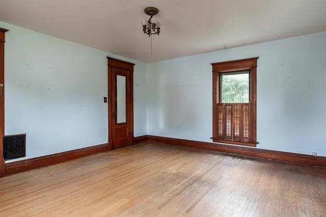 $179,900 | 202 East Chicago Avenue, Davis Junction, IL 61020