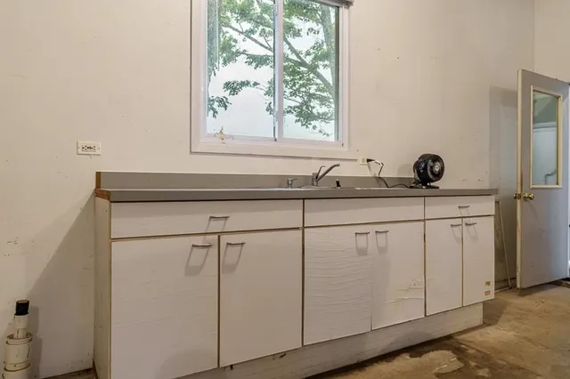 $179,900 | 202 East Chicago Avenue, Davis Junction, IL 61020