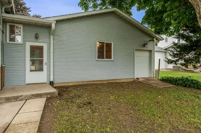 $179,900 | 202 East Chicago Avenue, Davis Junction, IL 61020