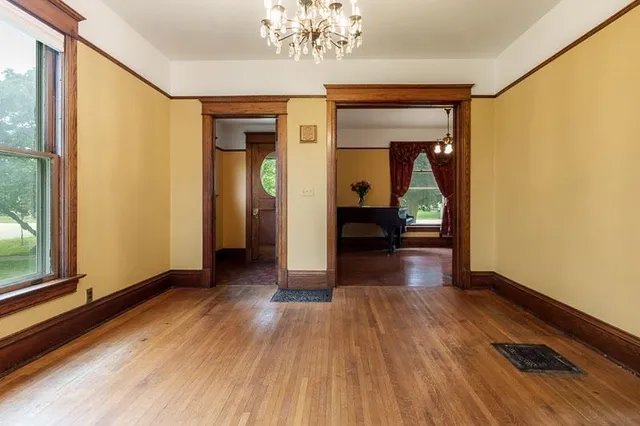 $179,900 | 202 East Chicago Avenue, Davis Junction, IL 61020