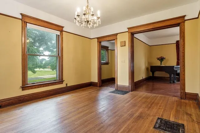 $179,900 | 202 East Chicago Avenue, Davis Junction, IL 61020