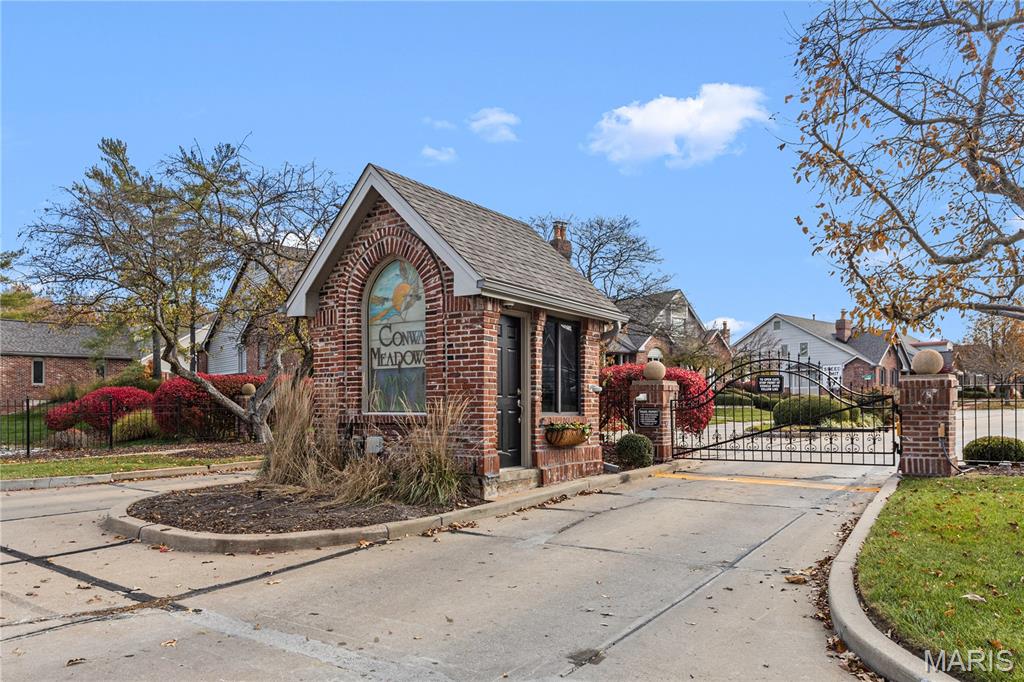 14316 East Conway Meadows Court, Unit 202 Chesterfield, MO 63017 - Photo 3 of 35