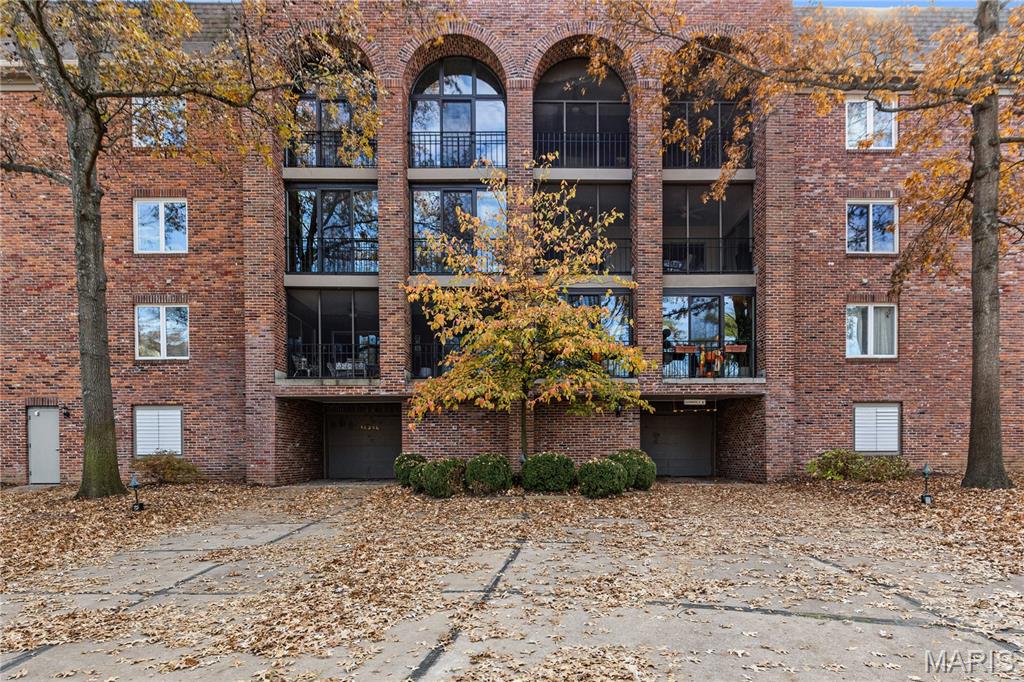 14316 East Conway Meadows Court, Unit 202 Chesterfield, MO 63017 - Photo 5 of 35