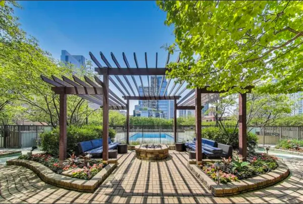 $2,800 | 400 North LaSalle Drive, Unit 1208, Chicago, IL 60654