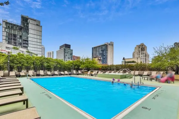 $2,800 | 400 North LaSalle Drive, Unit 1208, Chicago, IL 60654