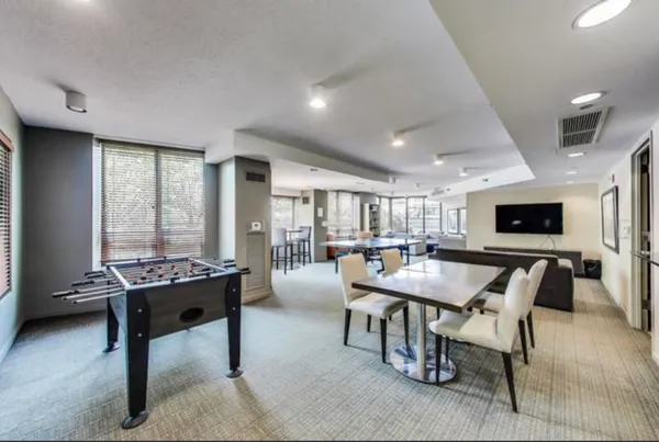 $2,800 | 400 North LaSalle Drive, Unit 1208, Chicago, IL 60654