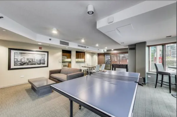 $2,800 | 400 North LaSalle Drive, Unit 1208, Chicago, IL 60654