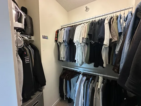 $2,800 | 400 North LaSalle Drive, Unit 1208, Chicago, IL 60654