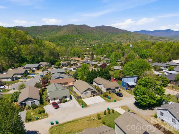 $365,000 | 9 Half Moon Drive, Swannanoa, NC 28778
