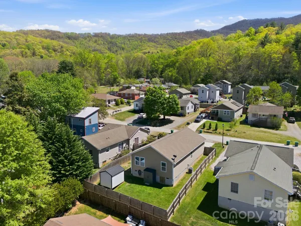 $365,000 | 9 Half Moon Drive, Swannanoa, NC 28778