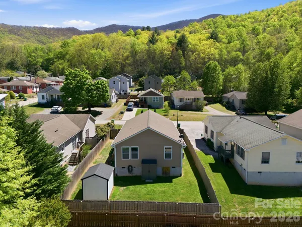$365,000 | 9 Half Moon Drive, Swannanoa, NC 28778