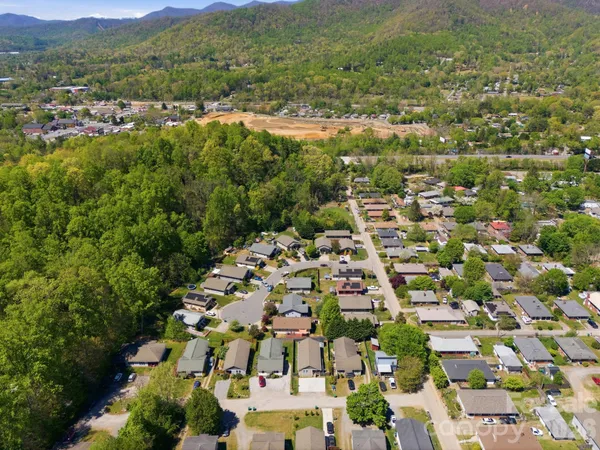 $365,000 | 9 Half Moon Drive, Swannanoa, NC 28778