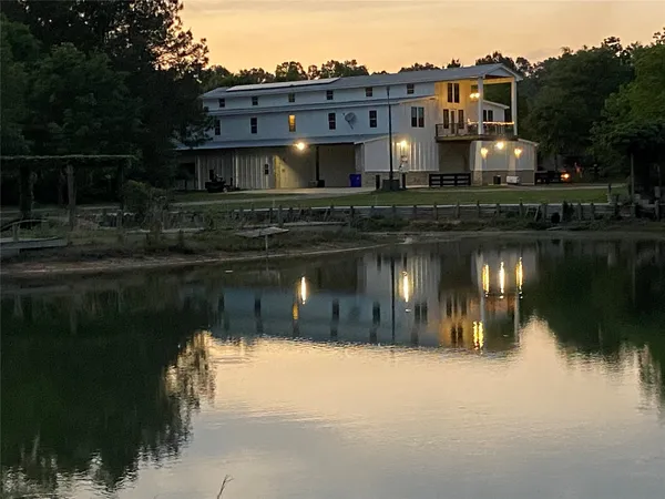 $2,300,000 | 719 Turkey Creek Drive, Livingston, TX 77351