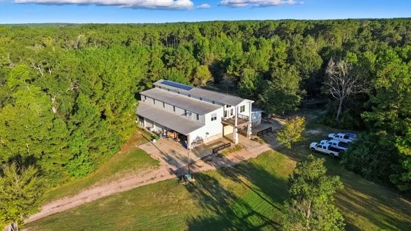 $2,300,000 | 719 Turkey Creek Drive, Livingston, TX 77351