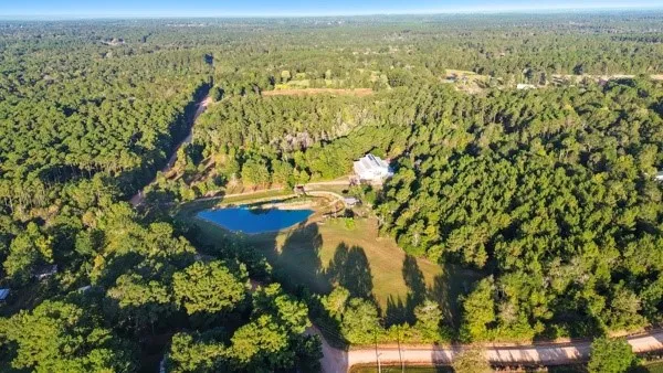 $2,300,000 | 719 Turkey Creek Drive, Livingston, TX 77351