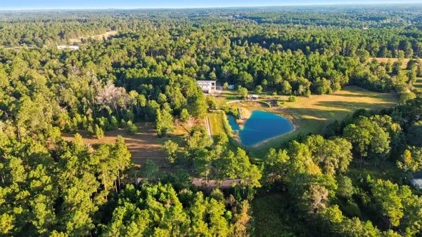 $2,300,000 | 719 Turkey Creek Drive, Livingston, TX 77351