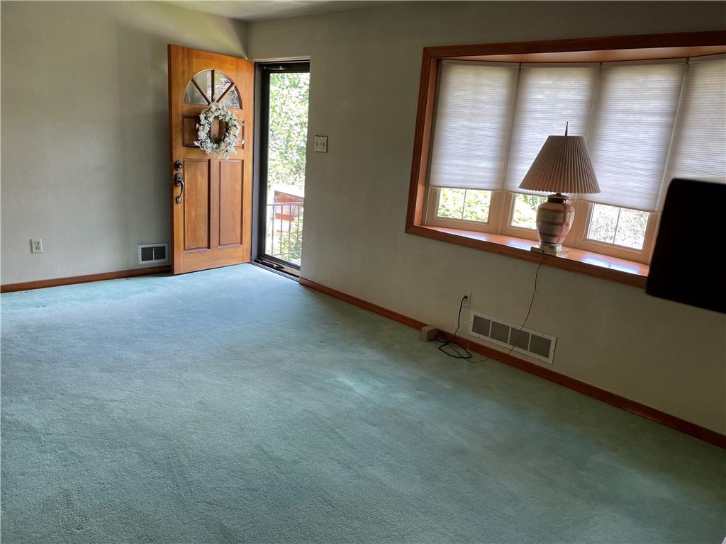 106 Reed Drive Pittsburgh, PA 15205 - Photo 3 of 25 Gallery Image 3