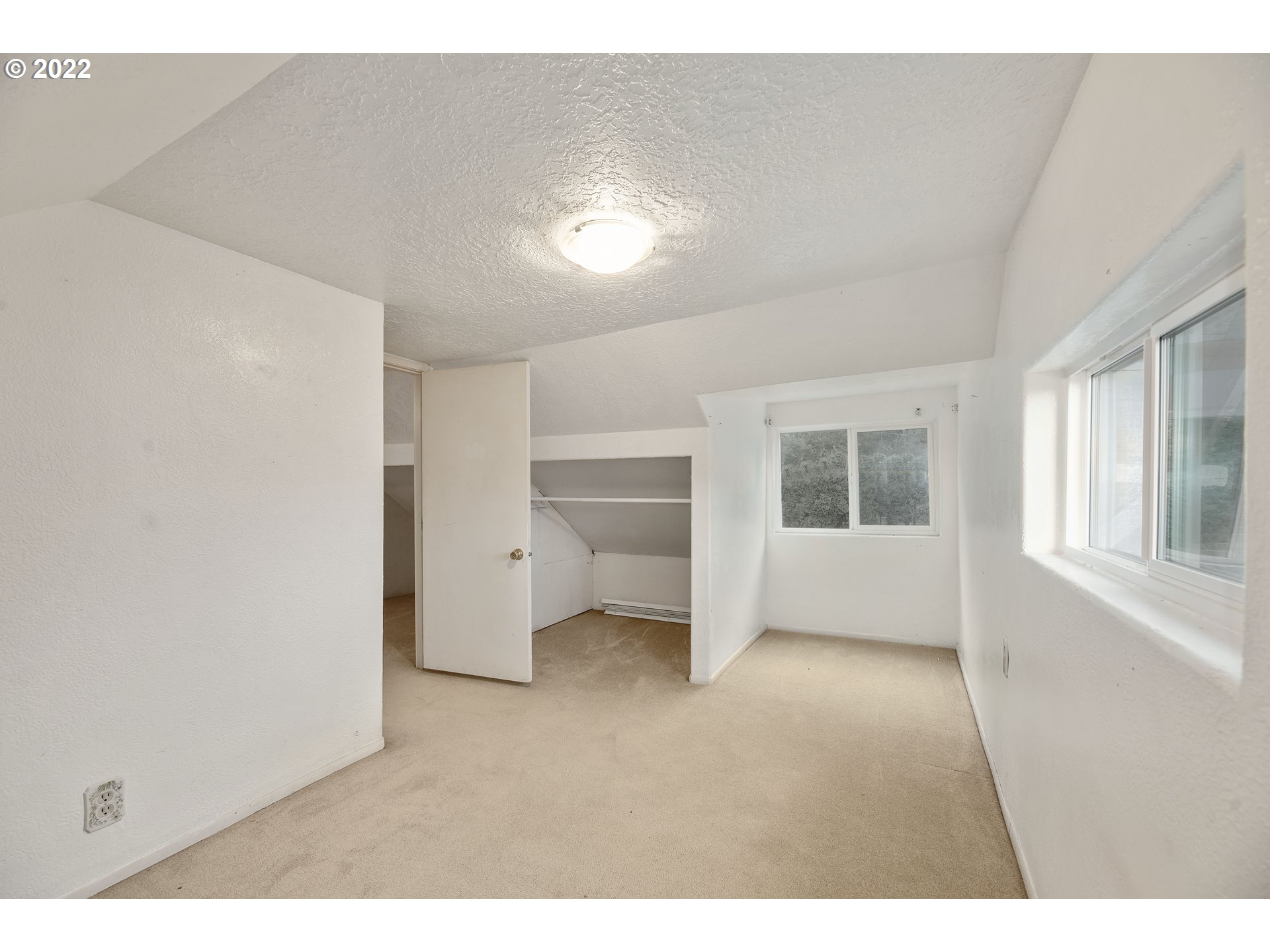 5515 Southeast Jenne Road Portland, OR 97236 - Photo 14 of 18