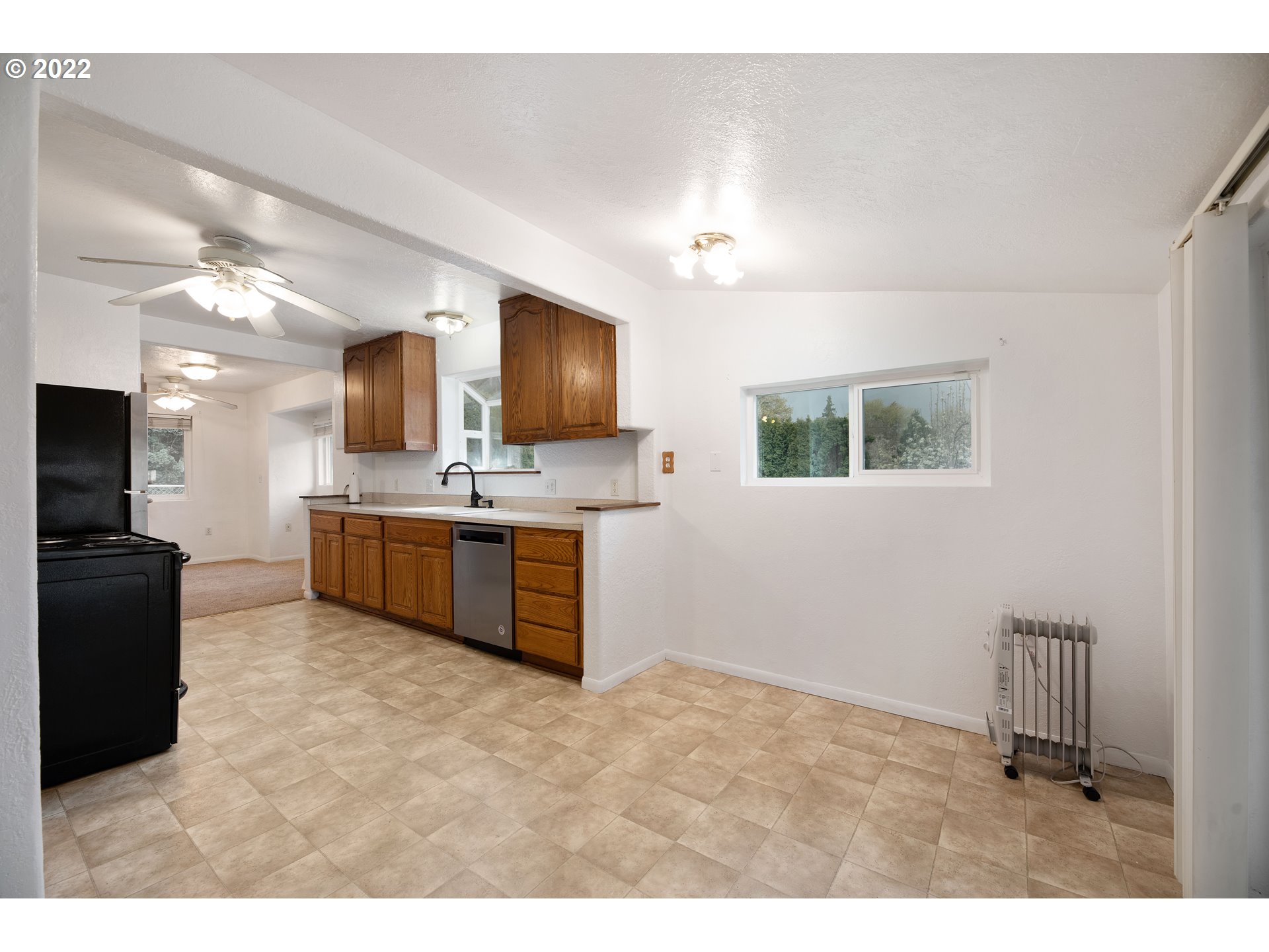 5515 Southeast Jenne Road Portland, OR 97236 - Photo 10 of 18