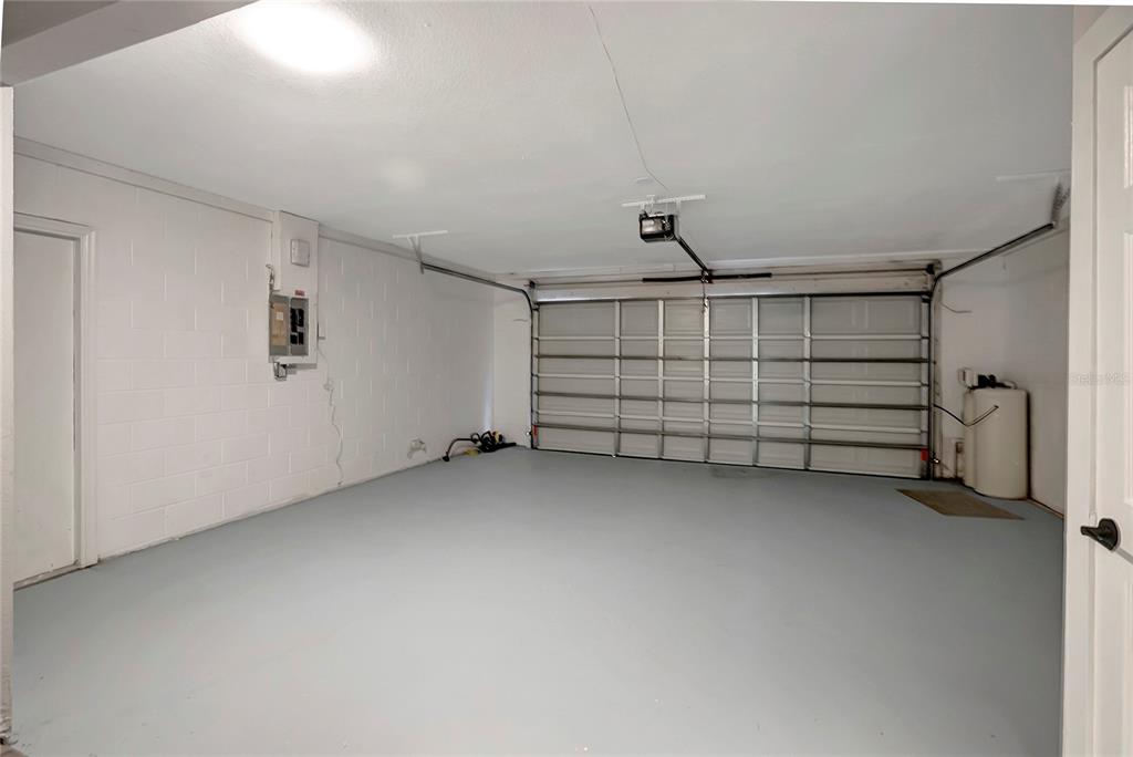 16133 Ravendale Drive Tampa, FL 33618 - Photo 44 of 46 a view of a garage