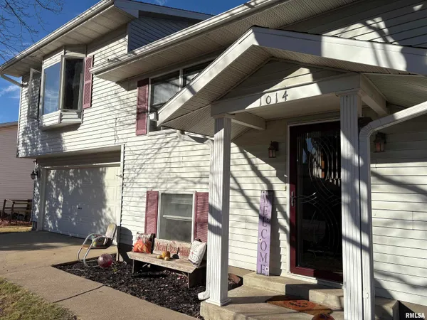 $179,900 | 1014 Pioneer Drive, Jacksonville, IL 62650