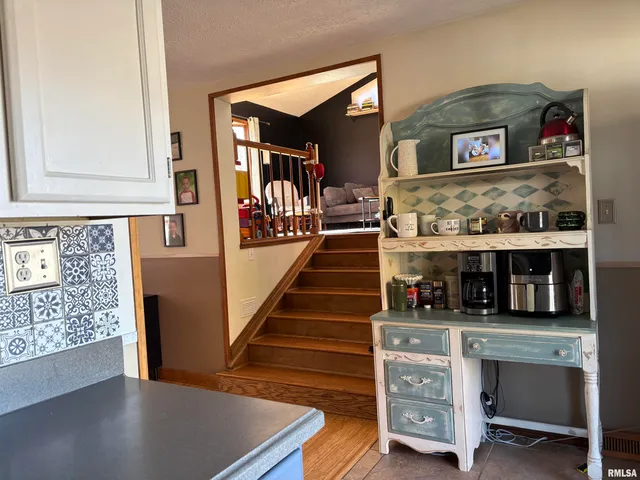 $184,900 | 1014 Pioneer Drive, Jacksonville, IL 62650