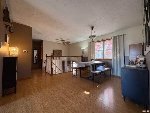 $179,900 | 1014 Pioneer Drive, Jacksonville, IL 62650