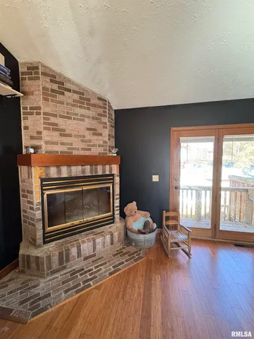 $184,900 | 1014 Pioneer Drive, Jacksonville, IL 62650