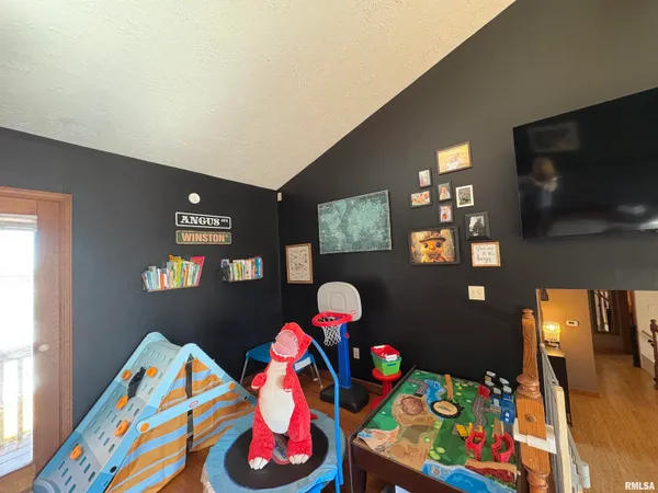 $179,900 | 1014 Pioneer Drive, Jacksonville, IL 62650