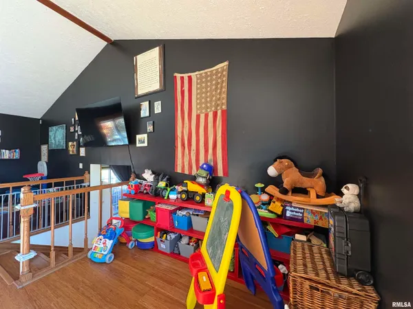 $179,900 | 1014 Pioneer Drive, Jacksonville, IL 62650