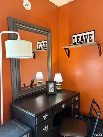 $189,900 | 1014 Pioneer Drive, Jacksonville, IL 62650