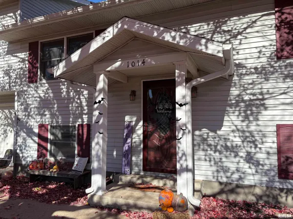 $179,900 | 1014 Pioneer Drive, Jacksonville, IL 62650