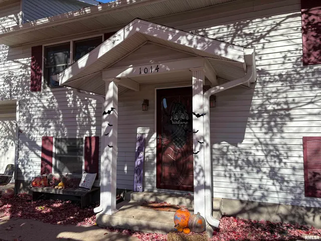 $184,900 | 1014 Pioneer Drive, Jacksonville, IL 62650