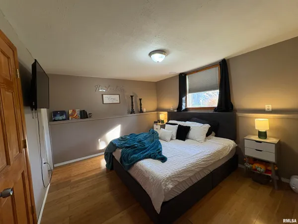 $179,900 | 1014 Pioneer Drive, Jacksonville, IL 62650