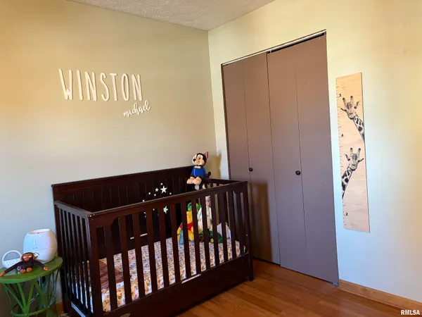 $179,900 | 1014 Pioneer Drive, Jacksonville, IL 62650