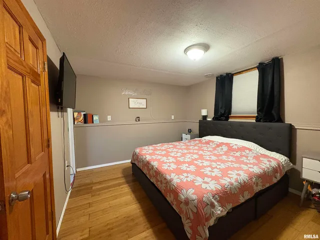 $184,900 | 1014 Pioneer Drive, Jacksonville, IL 62650