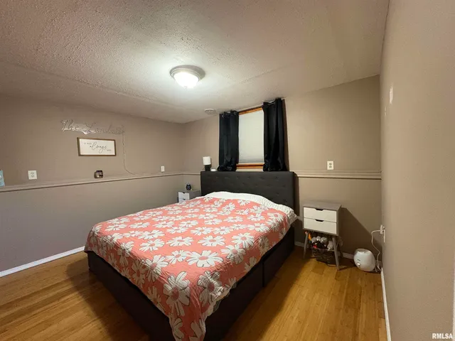 $184,900 | 1014 Pioneer Drive, Jacksonville, IL 62650