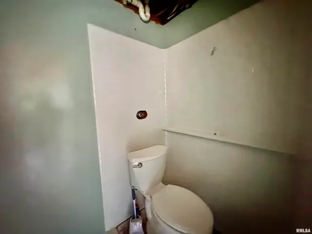 $184,900 | 1014 Pioneer Drive, Jacksonville, IL 62650