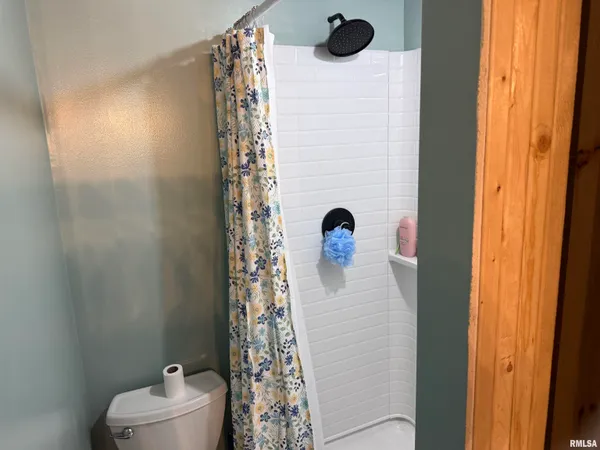 $179,900 | 1014 Pioneer Drive, Jacksonville, IL 62650