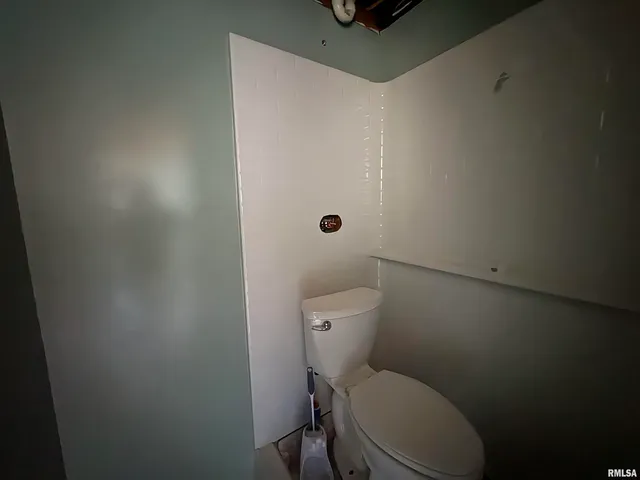 $184,900 | 1014 Pioneer Drive, Jacksonville, IL 62650