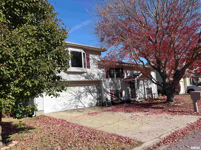 $189,900 | 1014 Pioneer Drive, Jacksonville, IL 62650