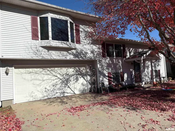 $179,900 | 1014 Pioneer Drive, Jacksonville, IL 62650