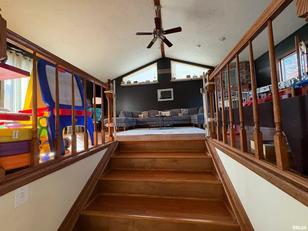 $179,900 | 1014 Pioneer Drive, Jacksonville, IL 62650