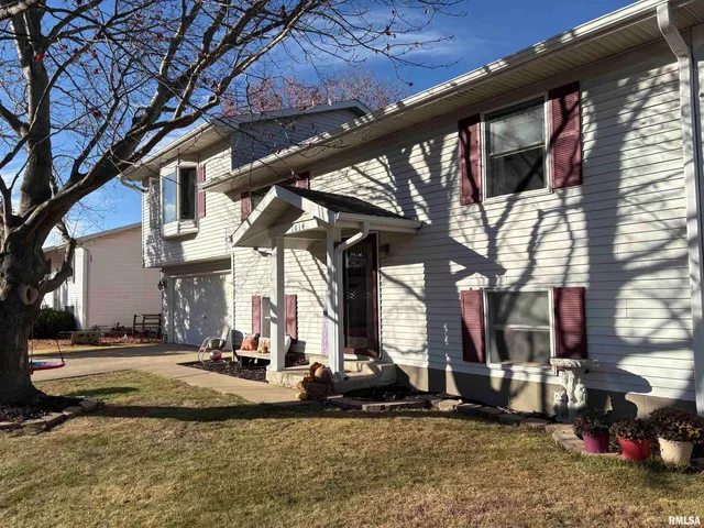 $184,900 | 1014 Pioneer Drive, Jacksonville, IL 62650