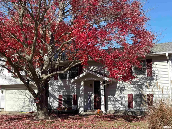 $179,900 | 1014 Pioneer Drive, Jacksonville, IL 62650