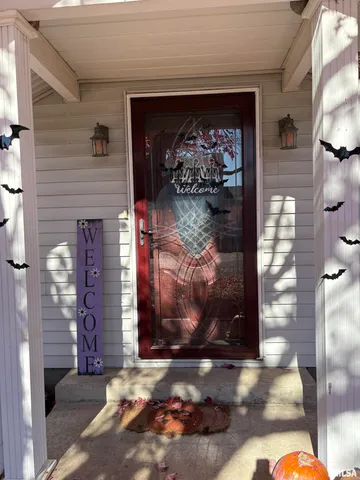 $189,900 | 1014 Pioneer Drive, Jacksonville, IL 62650