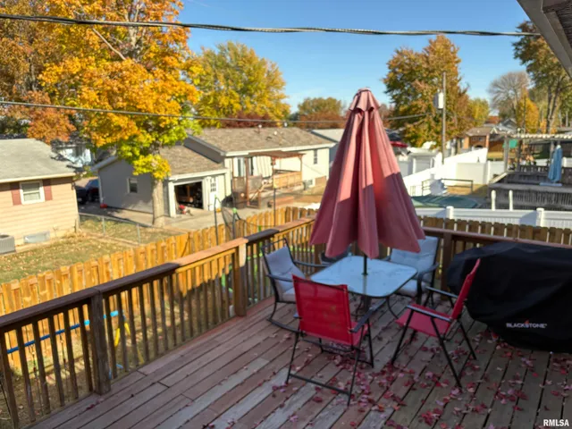 $184,900 | 1014 Pioneer Drive, Jacksonville, IL 62650